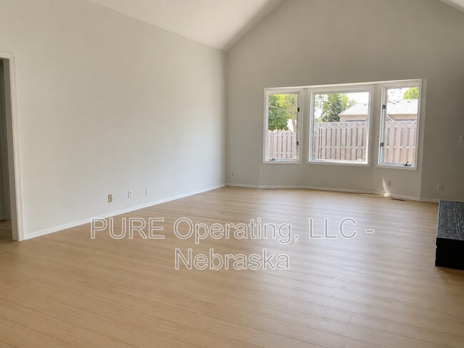 Building Photo - 15527 Mason Cir