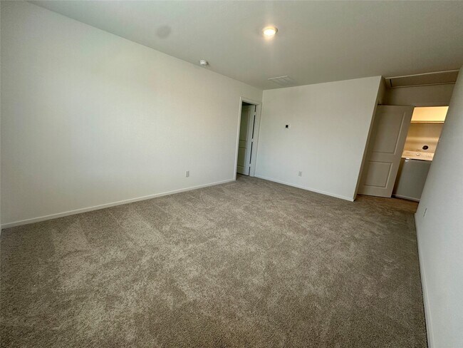 Building Photo - 13310 Rayhill Dr