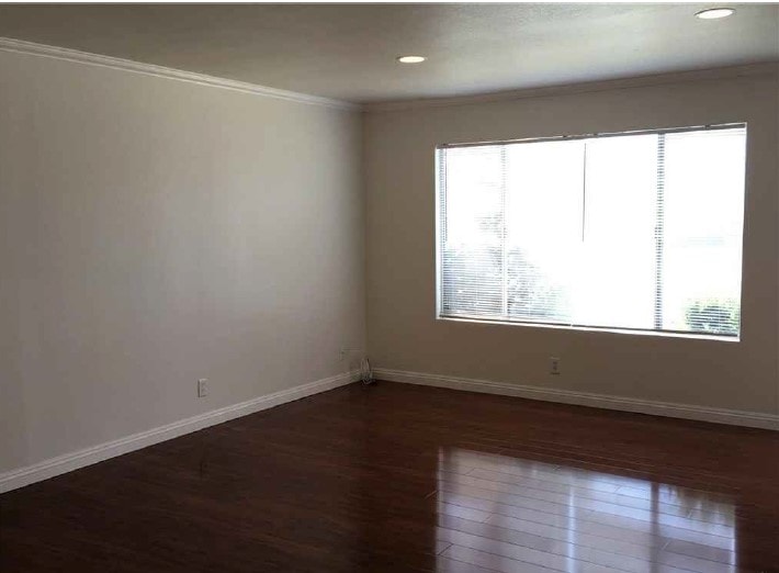 Building Photo - 8939 Mango Ave