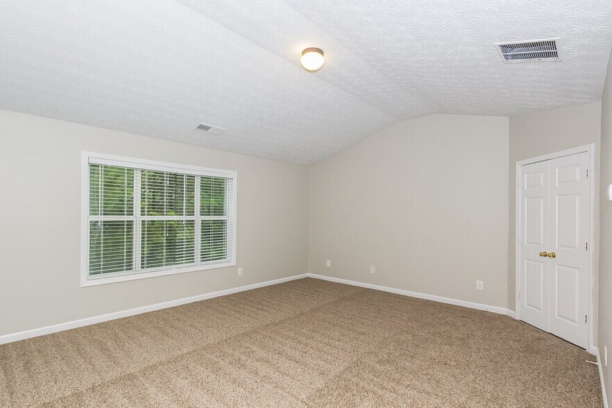 Building Photo - 134 Silver Arrow Cir
