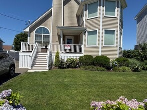 Building Photo - 148 2nd Ave