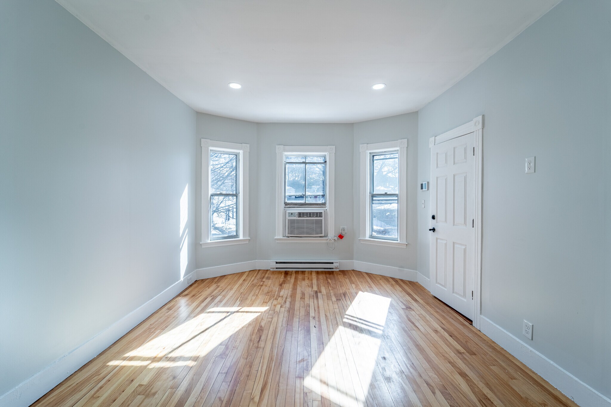 Building Photo - 48 Beaver St