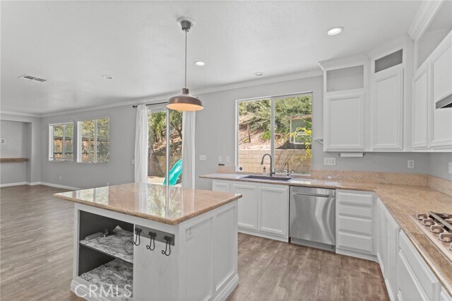 Building Photo - 36124 Madora Dr