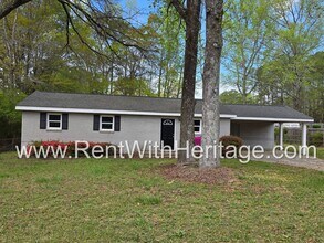 Building Photo - Awesome 3 bd/ 1.5 Bath Brick Ranch / No Steps / Totally Renovated / Great Location