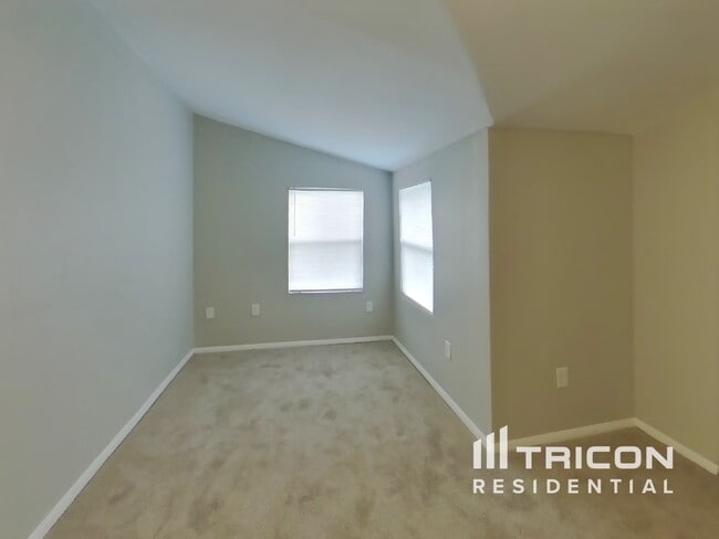 Building Photo - 804 Heidi Rd