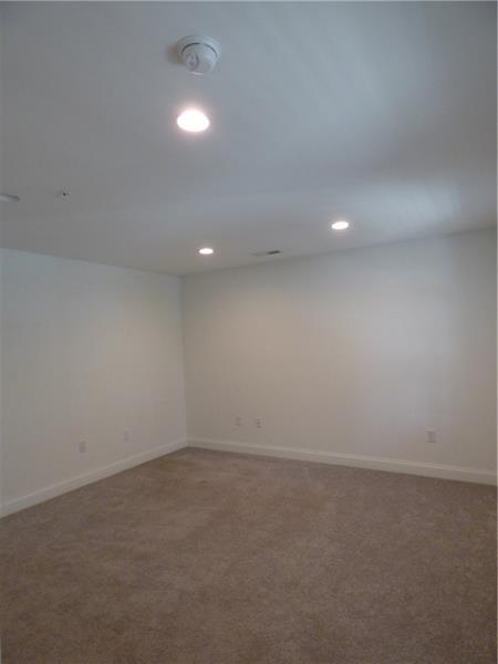 Building Photo - 105 Gress Rd