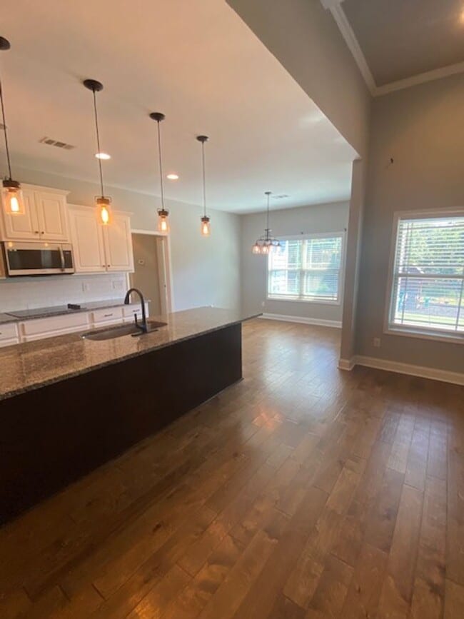 Building Photo - Quiet and Cozy Living in Phenix City