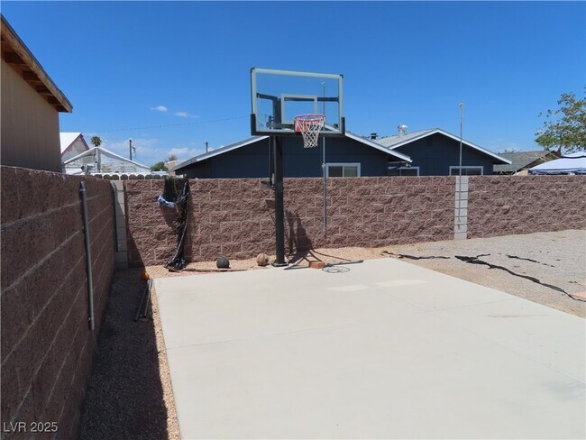 Building Photo - 5071 Orinda Ave