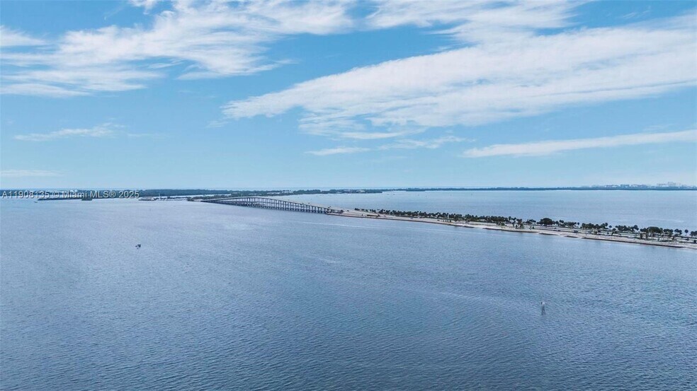 Building Photo - 2333 Brickell Ave