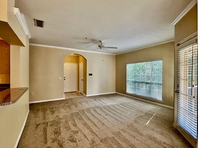 Building Photo - Awesome 3/2 Condo w/ a garage Gate Parkway...