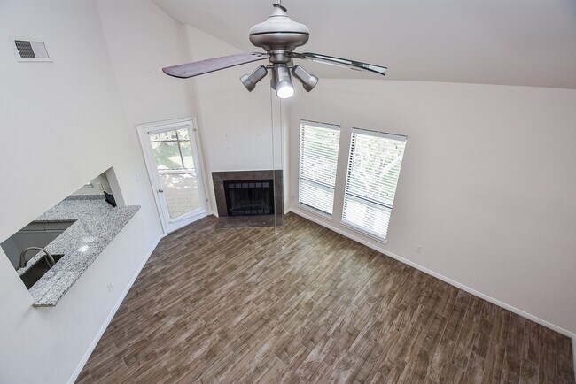 Building Photo - 4144 Greystone Way