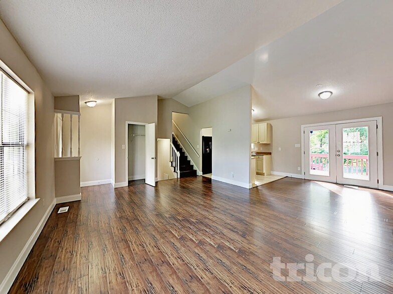 Building Photo - 5801 Leaf Ct