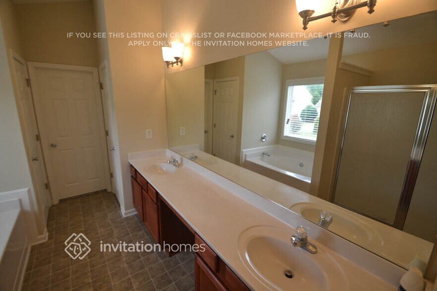 Building Photo - 968 Harvest Brook Dr NE