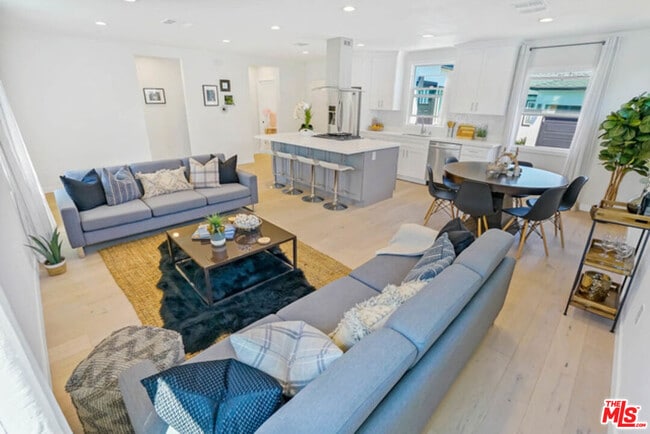 Building Photo - 3924 Tuller Ave