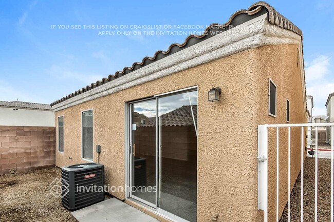 Building Photo - 4946 Attitude Ct