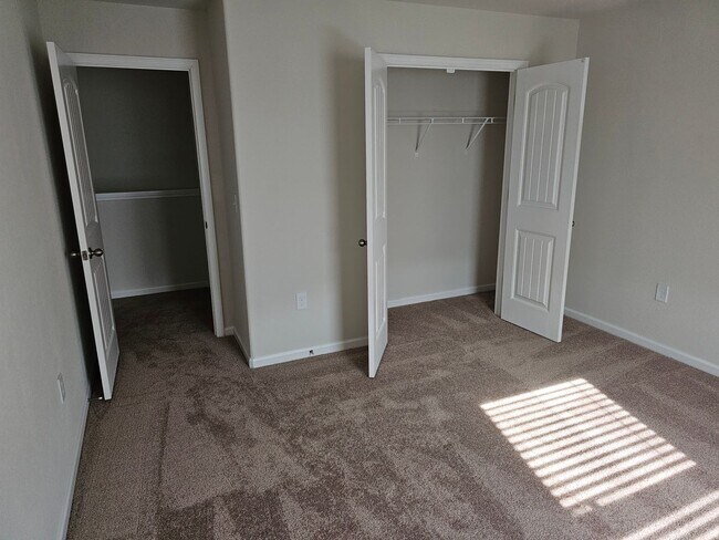 Building Photo - Brand New 3BR Home Minutes from the Airport