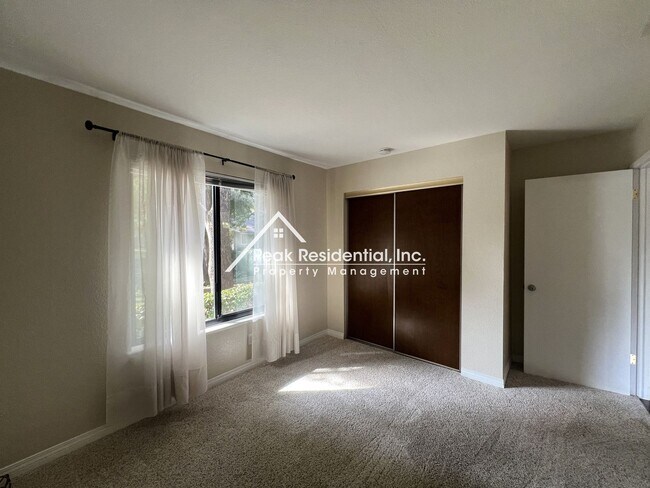 Building Photo - Wonderful 2bd/2ba Citrus Heights Condo with 2 Car Garage!