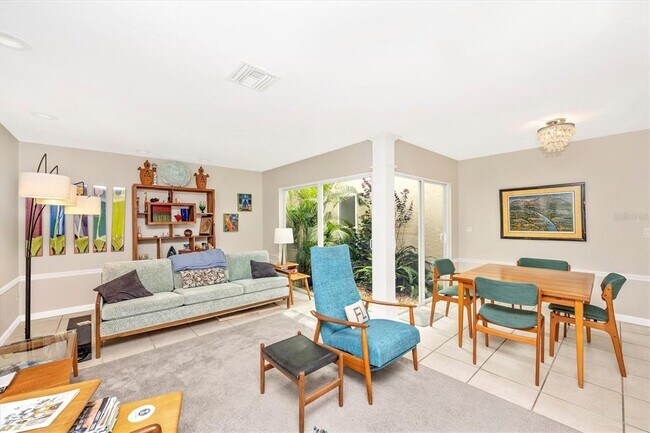 Building Photo - 3905 Glen Oaks Manor Dr