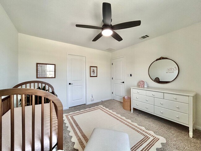 Building Photo - 856 Lone Peak Wy