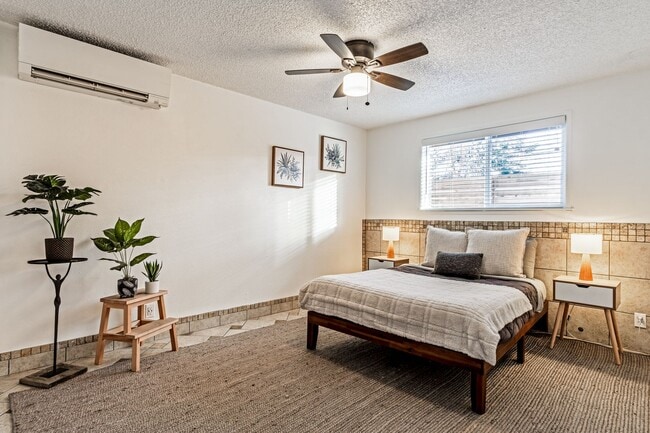 Building Photo - Fully Remodeled 3BR/1BA in the Heart of Bend