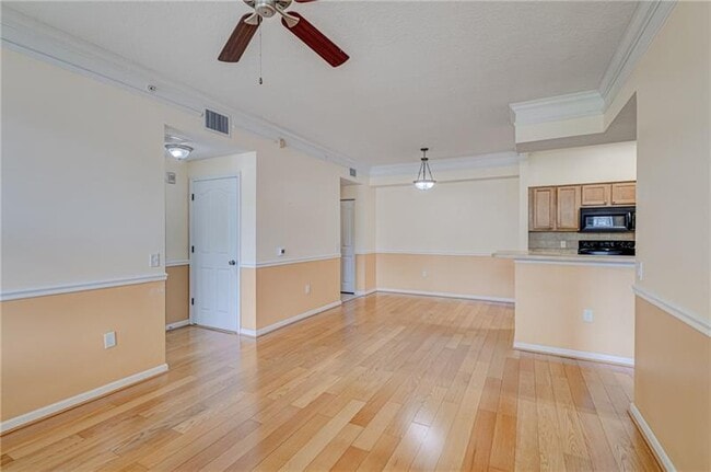 Building Photo - 9833 Baywinds Blvd