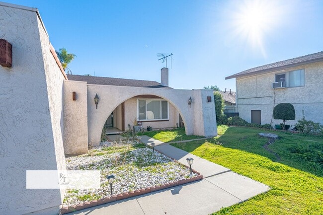 Building Photo - Beautiful 3-Bedroom Home with Pool in Diamond Bar!