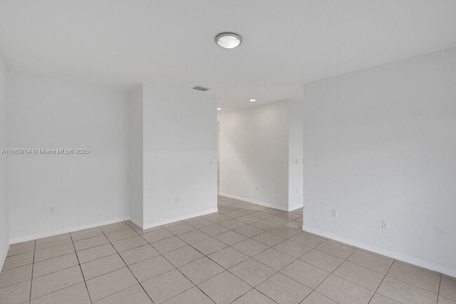 Building Photo - 4417 NW 113th Pl