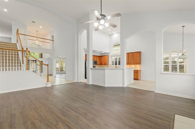 Building Photo - 2111 Blue Water Bay Dr