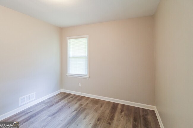 Building Photo - 3717 Loren Dr