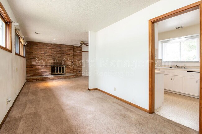 Building Photo - 1716 N Harvard Ave