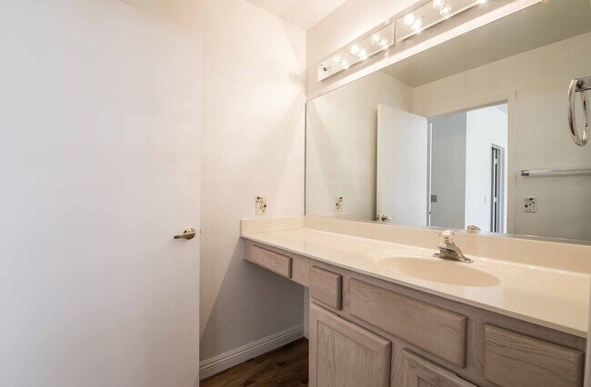 Building Photo - Sun City Summerlin - Golf Course Community...