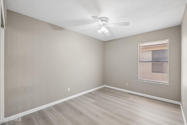 Building Photo - 11904 N 76th Ln