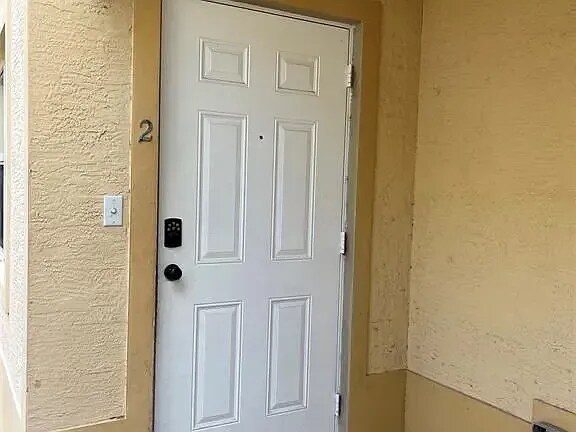 Building Photo - 420 SE 18th Ct