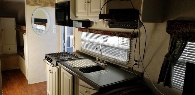 Building Photo - 6618 Topper Run