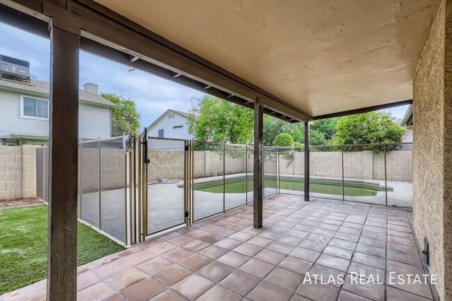 Building Photo - 5337 W Desert Hills Dr