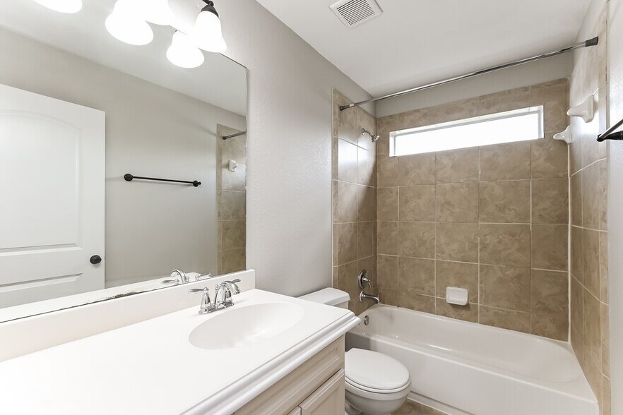 Building Photo - 17611 Sulphur Stream Dr