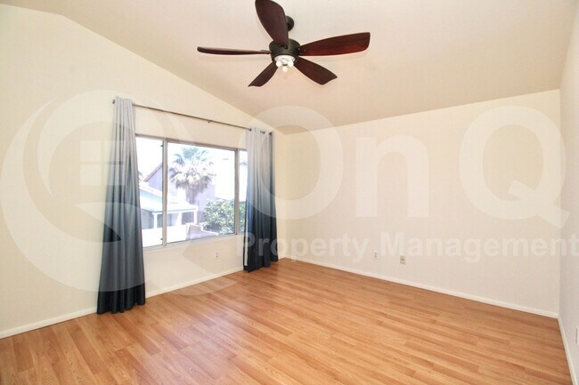 Building Photo - 1326 E Helena Dr