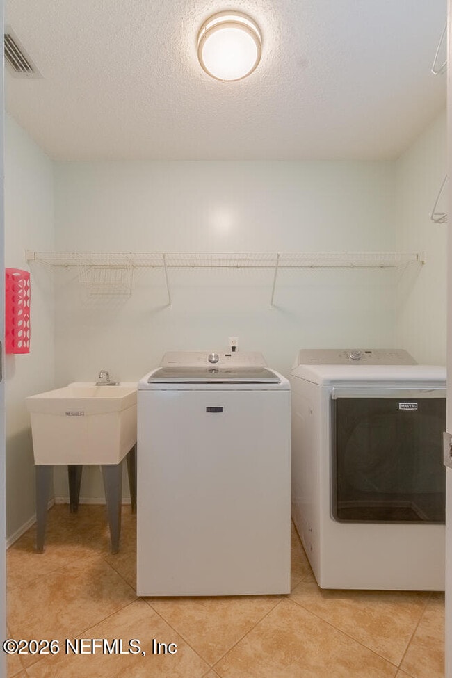 Building Photo - 13966 Sandhill Crane Dr S