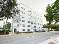 Building Photo - 304 E South St