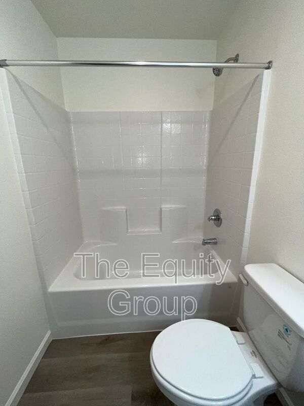 Building Photo - 7039 W Wren Ave