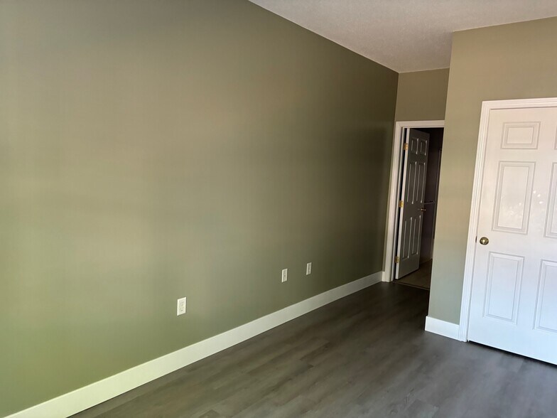 Primary bedroom - 96 Mill St