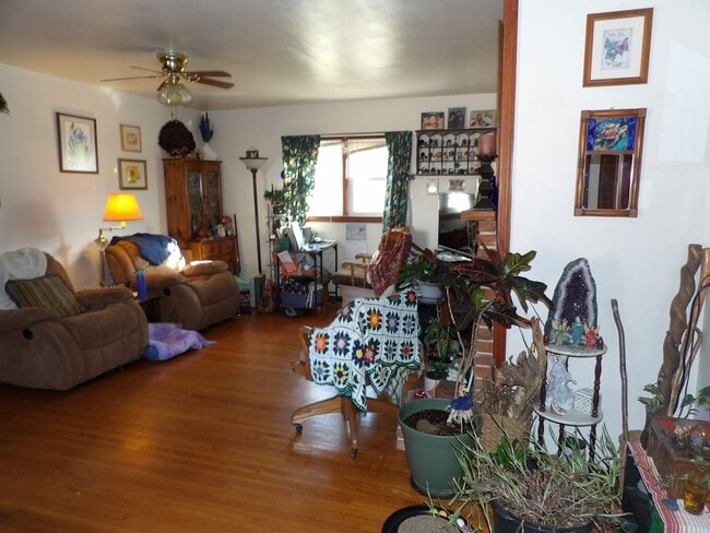 Building Photo - Room for Rent $600/month plus utilities