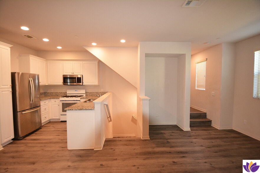 Building Photo - 14107 W Birch Ln