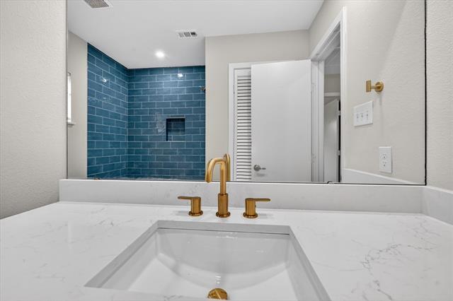 Building Photo - 3513 Sheridon Dr