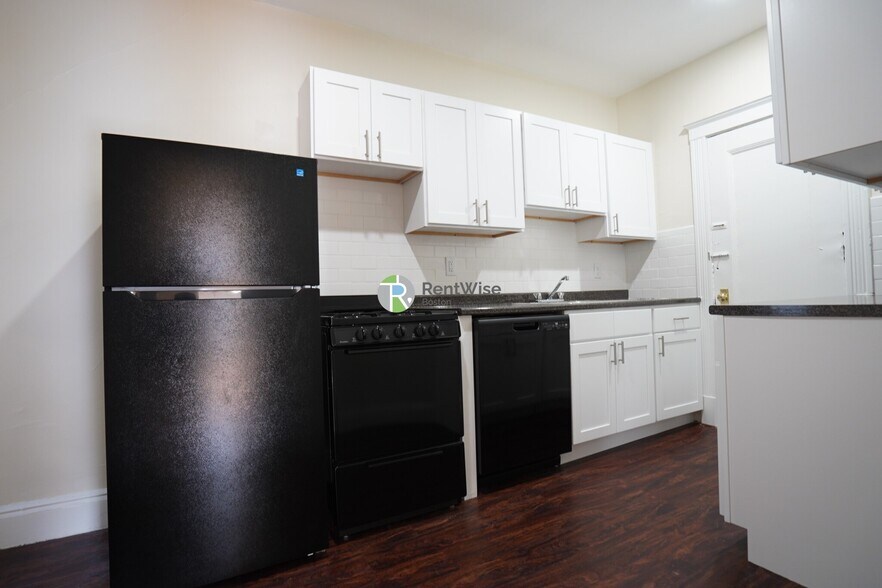 Building Photo - 8 Vinal St