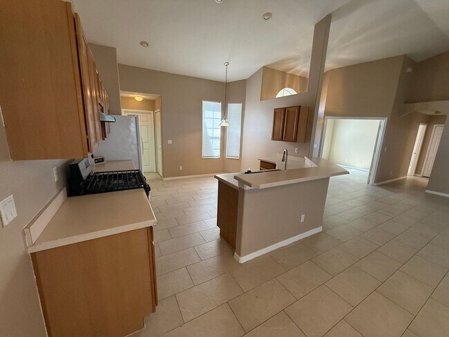 Building Photo - 2735 Cedaridge Cir