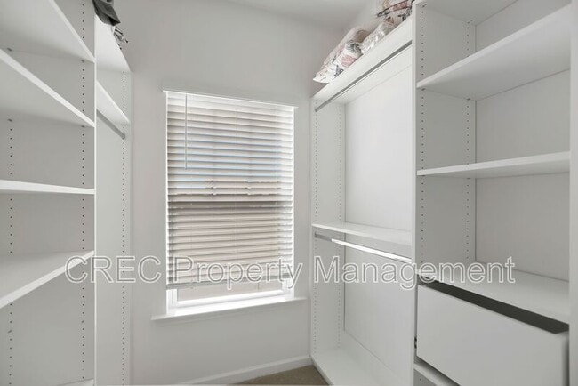 Building Photo - 691 Snow Owl Dr