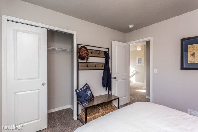 Building Photo - 3 br, 3 bath House - 2007 Fulwell Vw
