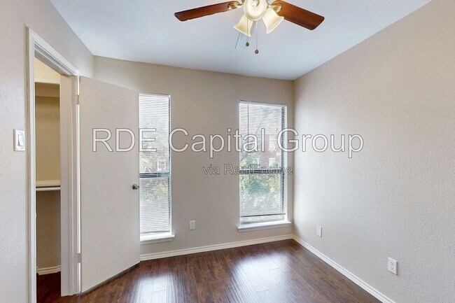 Building Photo - 1317 Annex Ave