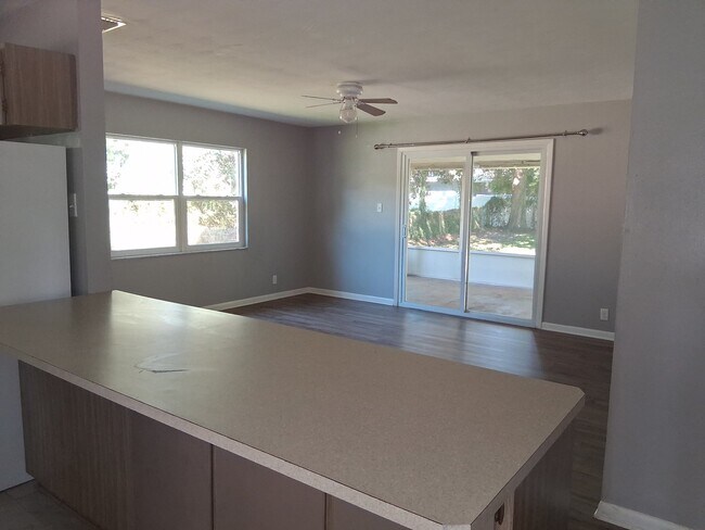Building Photo - 4827 Edmund Ct